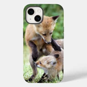 最も可愛い赤ん坊の動物 愛らしいキツネキット&ママ Case-Mate iPhone 14ケース