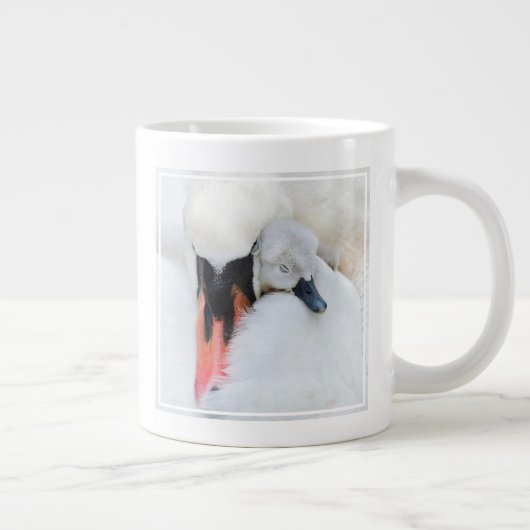 最も可愛い赤ん坊の動物 |母とベビーミュートスワン ジャンボコーヒーマグカップ (右)