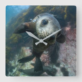 最も可愛い赤ん坊の動物 |水中ケープの毛皮シール スクエア壁時計 (正面)