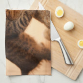 最も可愛い赤ん坊の動物 |虎猫キッテンキス キッチンタオル (四つ折り)