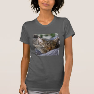 最も可愛い赤ん坊の動物 虎猫子猫スリープ Tシャツ