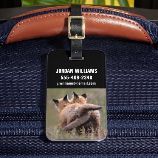 最も可愛い赤ん坊の動物 |赤いキツネキットの尾をロック ラゲッジタグ (正面インサイチュ2)