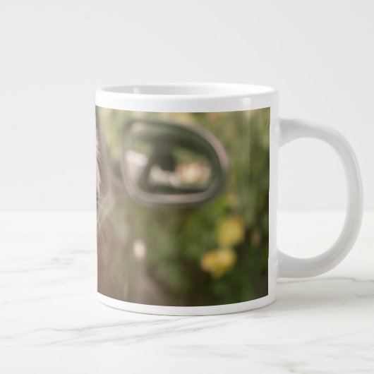 最も可愛い赤ん坊の動物 車の中のピーゲスの子犬|ピーゲス ジャンボコーヒーマグカップ (右)