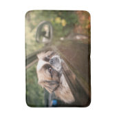 最も可愛い赤ん坊の動物 車の中のピーゲスの子犬|ピーゲス バスマット (正面縦)