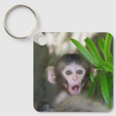 最も可愛い赤ん坊の動物 |驚いた雪猿 キーホルダー (正面)