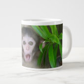 最も可愛い赤ん坊の動物 |驚いた雪猿 ジャンボコーヒーマグカップ (正面右)