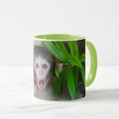 最も可愛い赤ん坊の動物 |驚いた雪猿 マグカップ (正面右)