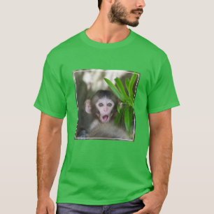 最も可愛い赤ん坊の動物 驚いた雪猿 Tシャツ