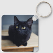 最も可愛い赤ん坊の動物 |黒猫のポートレート キーホルダー (裏面)