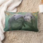 最も可愛い赤ん坊の動物 | 2つのマナティー ランバークッション (ブランケット)