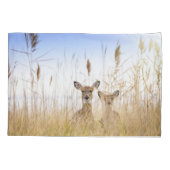 最も可愛い赤ん坊の動物 | 2羽の白い尾を持つ鹿 枕カバー (裏面)