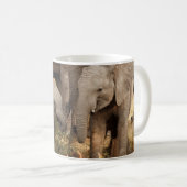 最も可愛い赤ん坊の動物 | 2頭の象 コーヒーマグカップ (正面右)