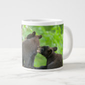 最も可愛い赤ん坊の動物 | 3つの黒いクマの子牛 ジャンボコーヒーマグカップ (正面右)