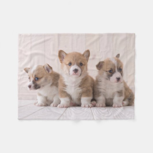 最も可愛い赤ん坊の動物 | 3ベビー フリースブランケット (正面(横))