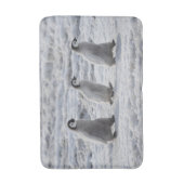 最も可愛い赤ん坊の動物 3台のエンペインギンの雛 バスマット (正面縦)