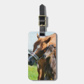 最も可愛い赤ん坊の動物 | Black Foal with Mom ラゲッジタグ (正面縦)