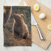 最も可愛い赤ん坊の動物 | Brown Bearファミリー キッチンタオル (四つ折り)