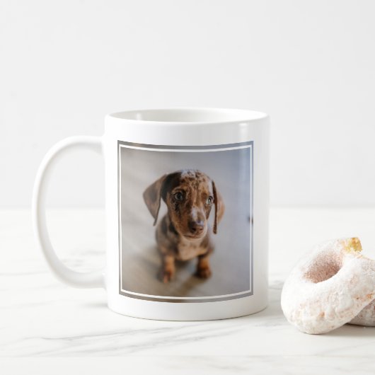 最も可愛い赤ん坊の動物 | Brown Dachshund Puppy コーヒーマグカップ (ドーナツ)
