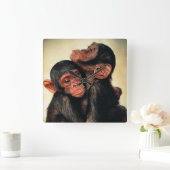 最も可愛い赤ん坊の動物 | Chimpanzee Hug スクエア壁時計 (ホーム)