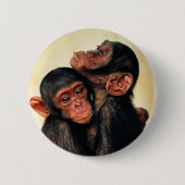最も可愛い赤ん坊の動物 | Chimpanzee Hug 缶バッジ (正面)