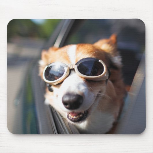 最も可愛い赤ん坊の動物 | Corgi Goggles in the Car マウスパッド (正面)