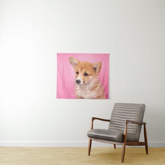 最も可愛い赤ん坊の動物 | Corgi Puppy on Pink タペストリー (インサイチュ(横))