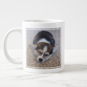 最も可愛い赤ん坊の動物 Corgi Puppy on Shag Rug ジャンボコーヒーマグカップ