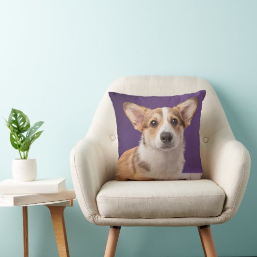最も可愛い赤ん坊の動物 | Corgi Pupy on Purple クッション (椅子)