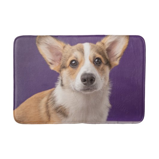 最も可愛い赤ん坊の動物 | Corgi Pupy on Purple バスマット (正面)