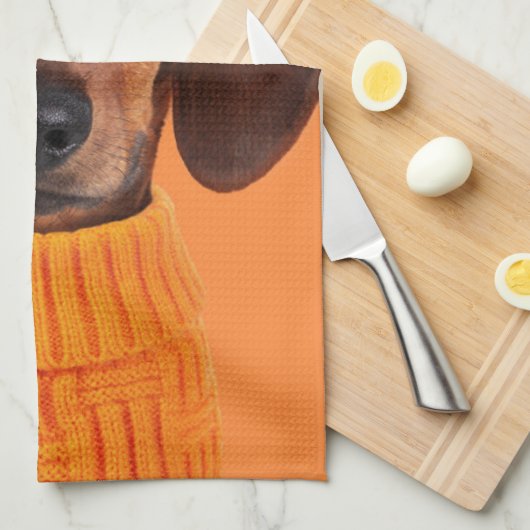 最も可愛い赤ん坊の動物 | Dachshundオレンジセーター キッチンタオル (四つ折り)