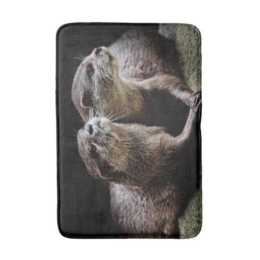 最も可愛い赤ん坊の動物 | Ottersが手を握る バスマット (正面縦)