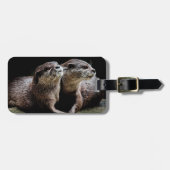 最も可愛い赤ん坊の動物 | Ottersが手を握る ラゲッジタグ (正面横)