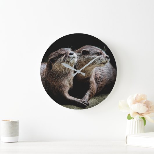最も可愛い赤ん坊の動物 | Ottersが手を握る ラージ壁時計 (ホーム)