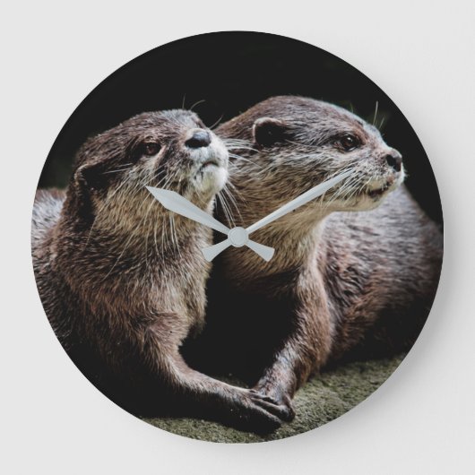 最も可愛い赤ん坊の動物 | Ottersが手を握る ラージ壁時計 (正面)
