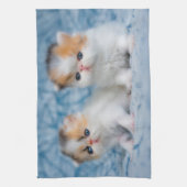 最も可愛い赤ん坊の動物 | Persian Calico Kitten キッチンタオル (縦)
