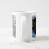 最も可愛い赤ん坊の動物 | Persian Kittens on Blanケット ジャンボコーヒーマグカップ (裏面)