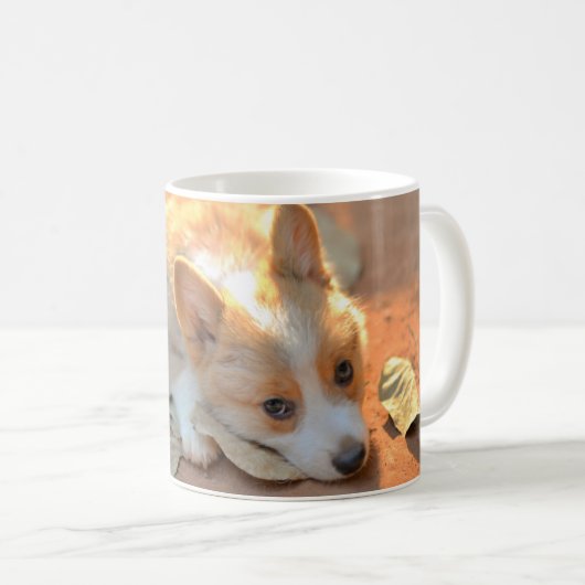 最も可愛い赤ん坊の動物 | Shy Corgi コーヒーマグカップ (正面右)
