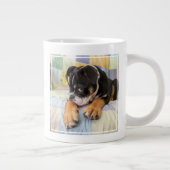 最も可愛い赤ん坊の動物 | Shy Old English Bulldog ジャンボコーヒーマグカップ (右)