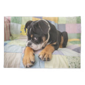最も可愛い赤ん坊の動物 | Shy Old English Bulldog 枕カバー (裏面)