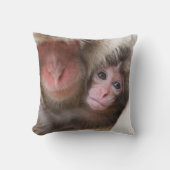 最も可愛い赤ん坊の動物 | Snow Monkey クッション (正面)