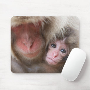 最も可愛い赤ん坊の動物   Snow Monkey マウスパッド