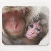 最も可愛い赤ん坊の動物 | Snow Monkey マウスパッド (正面)
