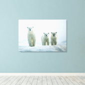 最も可愛い赤ん坊の動物 | Three Young Polar Bears キャンバスプリント (インサイチュ (ウッドフロア))