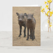 最も可愛い赤ん坊の動物 | Two Young Warthogs カード (黄色い花)