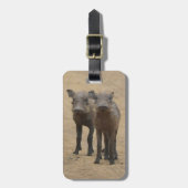 最も可愛い赤ん坊の動物 | Two Young Warthogs ラゲッジタグ (正面縦)