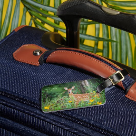 最も可愛い赤ん坊の動物 | White Tail Deer in Deerデイジー ラゲッジタグ (正面インサイチュ3)