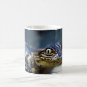 最も可愛い赤ん坊の動物 | Young Aligator コーヒーマグカップ (中央)