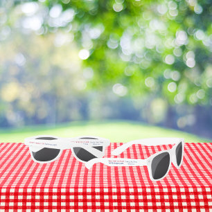 最も可能性が高い  赤と青7月4日の懇親会 サングラス