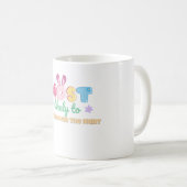 最も可能性の高い昼寝を介して狩りマグカップ – イースター コーヒーマグカップ (正面右)