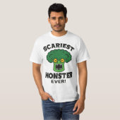 最も怖いブロッコリーモンスターの面白いハロウィンデザイン Tシャツ (正面フル)